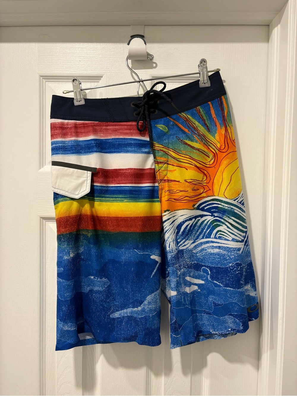 Oakley Board Shorts men’s size 28 all over print lightweight